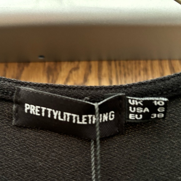 NWT—Little black dress with a V-neck by Pretty Little Thing! Size 6 - Picture 4 of 5